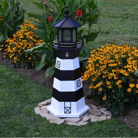 Garden Lighthouse, Garden Diy Decoration Ideas, Clay Pot Lighthouse, Lighthouse Crafts, Solar Light Crafts, Clay Flower Pots, Raised Garden Beds Diy, Art Brown, Diy Solar