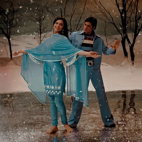 80s Bollywood Aesthetic, 90s Romance Aesthetic Bollywood, Old Bollywood Aesthetics Couple, Srk Movies Aesthetic, Old Bollywood Asthetics, Retro Bollywood Fashion, Fashion Couple Outfits, Deepika Padukone Movies, Bollywood Night