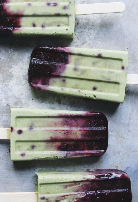 Healthy Popsicles, Matcha Recipe, Homemade Popsicles, Ice Cream Popsicles, Milk Shakes, Popsicle Recipes, Frozen Desserts, Frozen Treats, Puddings