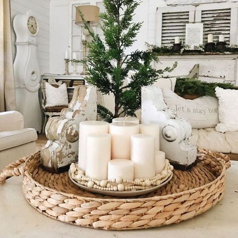 Tray With Candles, Simple Candle Centerpieces, Rustic Winter Decor, Table Centerpieces For Home, Table Centerpieces Diy, Christmas Table Centerpieces, Sustainable Decor, Easy Candles, Wicker Tray