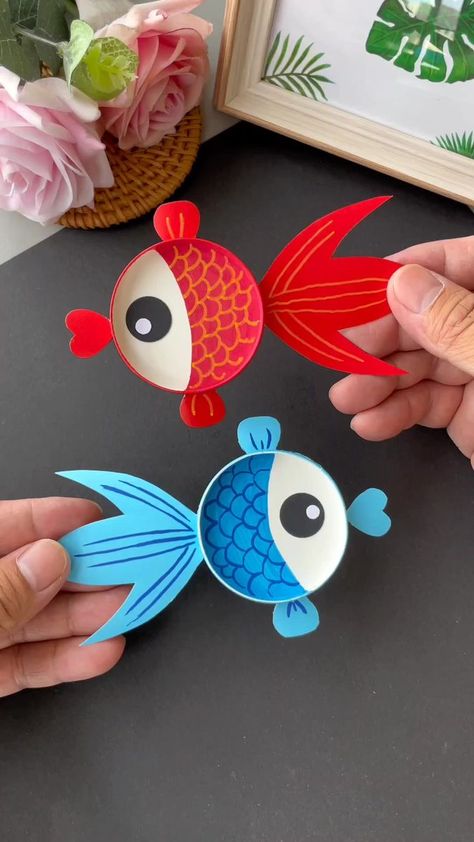 Craft From Waste, Fish Crafts For Kids, Sea Animal Crafts, Fish Craft, Wall Decor Crafts, Fish Crafts, Hand Crafts For Kids, Artists For Kids, Paper Towel Roll Crafts