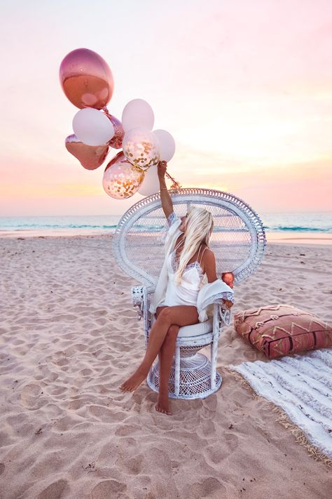 30th Birthday Ideas For Women, 35th Birthday, Happy 30th, Beach Birthday, Happy 30th Birthday, Birthday Pictures, Beach Photoshoot, Birthday Woman, Birthday Photoshoot