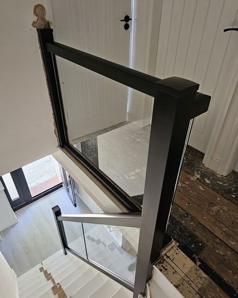 Check out this black and glass embedded staircase balustrade 👌🏼 #staircasebanisters Glass Banister, Staircase Balustrade, Home Stairs Design, House Stairs, House Renovation, Stairs Design, Black Glass, House Ideas, Hallway