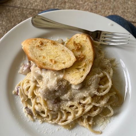 #carbonara #carbonararecipe #noodles #food #foodphotography #foodblogger #bread #garlicbreadrecipe #sauce #foodlover Filipino Carbonara, Garlic Bread Recipe, Carbonara Recipe, Beach Pics, Garlic Bread, Food Lover, Food Blogger, Noodles, Food Photography