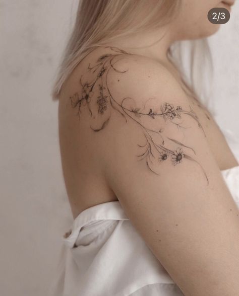 Spine And Shoulder Tattoo, Fine Detail Tattoo, Wispy Tattoos For Women, Delicate Nature Tattoo, Soft Feminine Tattoo, Daisy Back Tattoo, Flower Tattoos Collar Bone, Wispy Flower Tattoo, Abg Tattoo