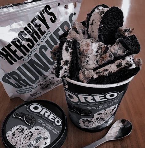 Oreo Aesthetic, Oreo Biscuits, Oreo Flavors, Oreo Ice Cream, Cold Treats, Flavor Ice, Cream Aesthetic, Food Therapy, Oreo Cookies