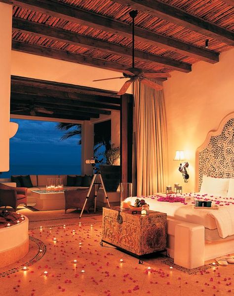 Christina Aguilera, Jennifer Lopez, and Brad Pitt have all stayed in one of these Ocean Front Luxury suites at Las Ventanas al Paraiso in Los Cabos, Mexico. Swoon! Honeymoon Rooms, Bedroom Romantic, Romantic Hotels, Romantic Luxury, Baja California Mexico, Luxury Hotel Room, Honeymoon Vacations, Dream Honeymoon, Romantic Room