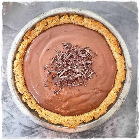 Vegan Chocolate Cream Pie Gluten-Free Recipe Applesauce Pie, Vegan Chocolate Pie, Chocolate Pie With Pudding, Vegan Whipped Cream, Pie Filling Recipes, Soy Free Vegan, Easy Vegan Dessert, Chocolate Cream Pie, Chocolate Pie