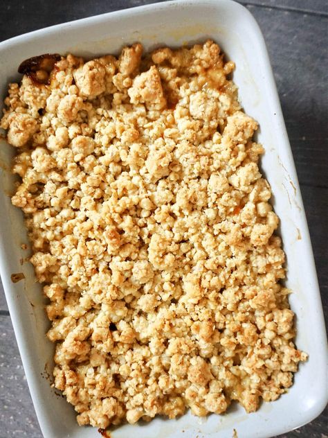 Peach Crumble Canned Peaches, Peach Crisp With Canned Peaches Crumble Easy Recipes, Canned Peach Crumble, Easy Peach Crumble Recipe, Peach Crumble With Canned Peaches, Canned Peach Pie Recipes, Canned Peach Crisp, Recipes Using Canned Peaches, Peach Crumble Cobbler