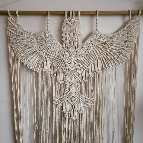 Eagle macrame cardigan. I really enjoyed to challenge myself with this project 😄🧡 #macrame #macramewallhanging #macramewallart… Art Macramé, Pola Macrame, Macrame Wall Hanging Tutorial, Tutorial Macramé, Free Macrame Patterns, Macrame Plant Hanger Patterns, Hanging Diy, Macrame Owl, Macrame Knots Pattern