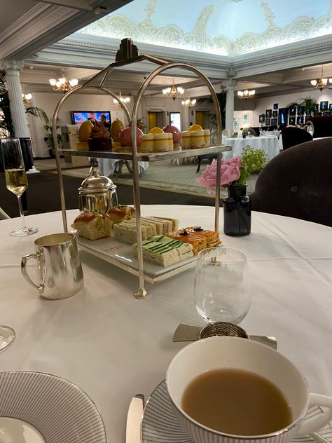 Tray of tea sandwiches and small dessert cookies. Tea and champagne are featured. Harrods Tea Room, Room London, London Travel, Tea Room, Harrods, Girls Night, Tea Time, Cuba, London