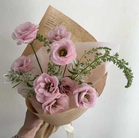 bouquet • bouquet of flowers • bouquet of flowers aesthetic • flowers • flower inspo • roses • gardening • aesthetic • korean flowers • korean bouquet • flower_maymood Bouquet Of Flowers Aesthetic, Korean Bouquet, Flowers Korean, Gardening Aesthetic, Aesthetic Korean, Aesthetic Flowers, Flowers Bouquet Gift, Flowers Aesthetic, Bouquet Of Flowers