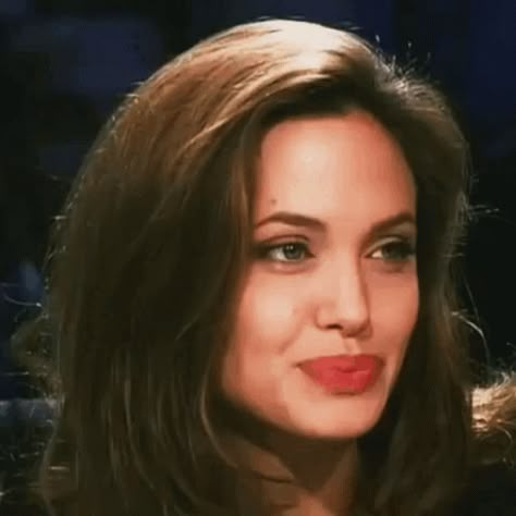 Angelina Jolie Crying, Angelina Jolie Gif, Angelina Jolie Video Call, Jon Voight Angelina Jolie, Angelina Jolie Face Morph, Angelina Jolie Gia Movie, Angelina Jolie Young, I Am Calm, Hair Gif