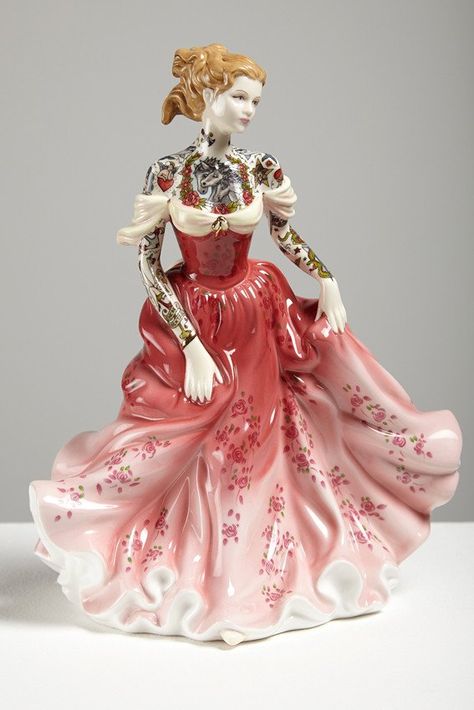 #WOMENSART on Twitter: "Tattooed porcelain figurines by contemporary Scotland-based artist Jessica Harrison #womensart… " Jessica Harrison, Dainty Dress, Doll Tattoo, Painted Ladies, Ceramic Figurine, Arte Inspo, Porcelain Art, Antique Porcelain, Woman Painting