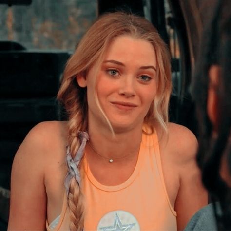 Karolina Dean Icons, Virginia Gardner Icons, Karolina Dean Aesthetic, Karolina Dean, Marvel Runaways, Virginia Gardner, Marvel's Runaways, Runaways Marvel, Random Oc