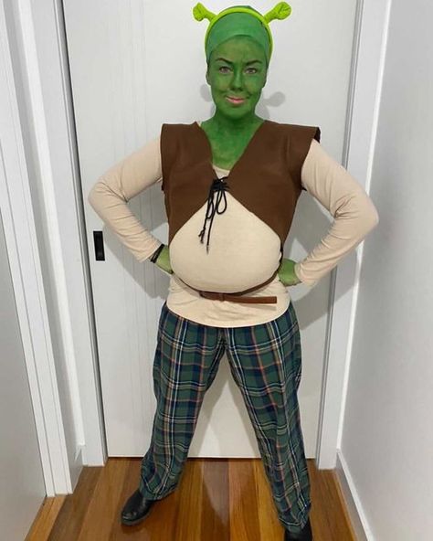 Cute Book Week Costumes, Pregnant Shrek Costume, Funny Shrek Costume, Shrek And Donkey Halloween Costume, Girl Shrek Costume, Shrek Costumes Ideas, Hot Shrek Costume, Shrek Dress Up, Shrek Costumes Group