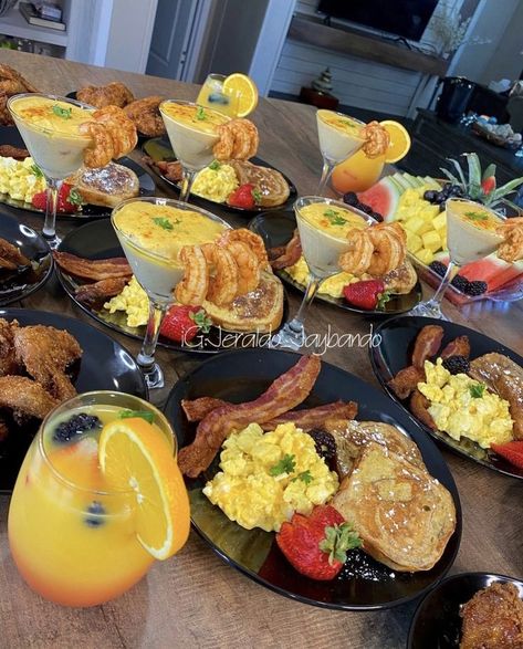 𝒫𝒾𝓃: 𝑔𝑜𝓁𝒹𝓈𝒽𝑜𝓇𝓉𝓎 💌 Breakfast Ideas Black People, Brunch Menu Ideas, Breakfast Brunch Party, Brunch Catering, Breakfast Quiche Recipes, Brunch Spread, Soul Food Dinner, Food Babe, Brunch Menu