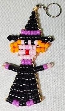 Pony Bead Projects, Pony Bead Crafts, Pony Bead Patterns, Crochet Bag Tutorials, Halloween Beads, Halloween Crochet, Beaded Animals, Beaded Keychains, Pony Beads