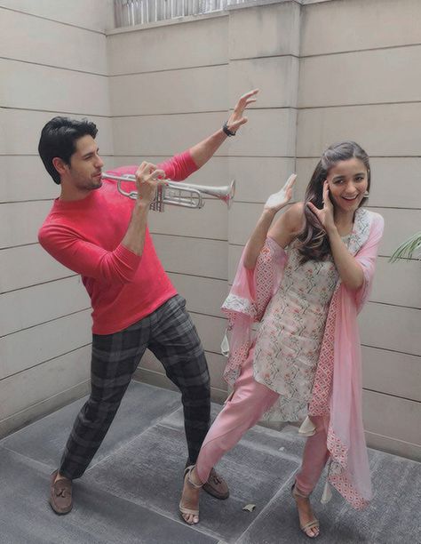 Sid & Alia Sidharth Malhotra And Alia Bhatt, Kapoor And Sons, Life In Australia, Alia And Varun, Australia Immigration, Bollywood Masala, Sidharth Malhotra, Bollywood Updates, Crush Pics