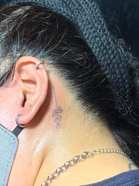 Unalome Ear Tattoo, Unalome Tattoo Behind Ear, Behind The Neck Tattoos For Women, Behind The Neck Tattoos, Unalome Tattoo, Neck Tattoos Women, Art Tattoos, Small Tattoo, Tattoo Inspo