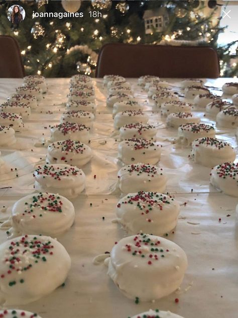 Christmas cookiesCredit: Joanna Gaines/Instagram Joanna Gaines Christmas, Joanna Gaines Recipes, Christmas Candy Easy, Favorite Holiday Desserts, Dessert Halloween, Easy Holiday Desserts, Candy Recipe, Holiday Dessert Recipes, Christmas Candy Recipes