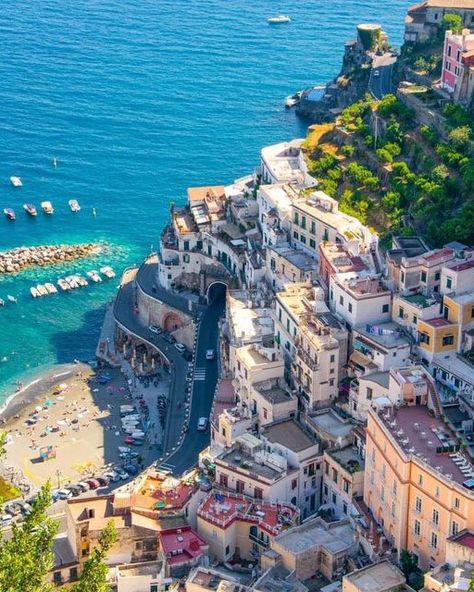 Amalfi Coast, Italy 🇮🇹 Italy Tourism, Amalfi Italy, Urban Beach, Amalfi Coast Italy, Italy Tours, Italian Language, Italy Photo, Classic Italian, Amalfi Coast