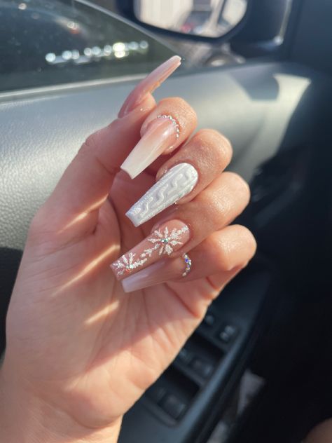 white nude ombré  snowflake christmas nails White Christmas Nails Acrylic Long, Christmas Nails Ballerina, Snowflake Acrylic Nails, Ombre Christmas Nails, Christmas Nails Sparkly, Winter Coffin Nails, White Christmas Nails, Christmas Sweater Nails, Acrylic Nail Designs Coffin