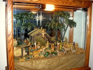 Fontanini Nativity Display Ideas, How To Display Nativity Sets, Nativity Display Ideas, Nativity Set Display Ideas, Nativity Sets Display, Nativity Display, Nativity Ideas, Nativity Scene Display, Fontanini Nativity