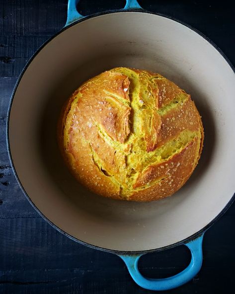 Turmeric & Black Pepper No Knead Bread Black Pepper Bread, Pepper Bread, Le Creuset Recipes, Turmeric Black Pepper, Knead Bread, Breads & Buns, No Knead Bread, No Knead, Baking Project