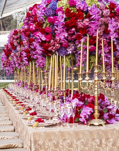 Unique Tablescapes, Magenta Decor, Dining Tablescapes, Belle Magazine, Berry Tones, Luxury Weddings Reception, Fuchsia Wedding, Heaven's Gate, Gorgeous Centerpieces