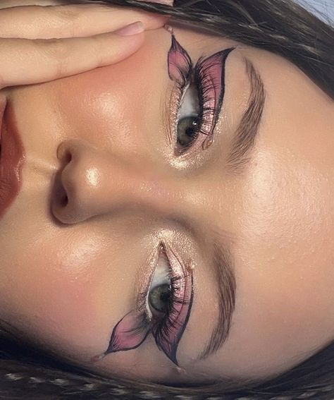 #butterflymakeup Butterfly Eyes, Butterfly Makeup, 2023 Pink, Creative Eye Makeup, Pink Or Blue, Creative Eye, Pink Makeup, Blue Eye, Pink Butterfly