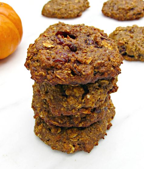 This fall-inspired recipe for Pumpkin Butter & Cranberry Cookies is healthy enough to eat for breakfast. These cookies are flourless and con... Pumpkin Pie Oatmeal, Flourless Cookies, Pumpkin Cookie Recipe, Pumpkin Cookie, Gluten Free Kids, Pumpkin Cranberry, Wfpb Recipes, Healthy Cookie Recipes, Cranberry Cookies