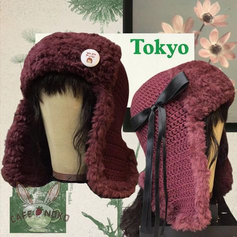 ✩*ೃ.⋆Cozy Trapper Hats~ NEW DROP SHOP IN LINK. Pattern by: @cafe.noko Faux Fur Crochet Hat, Crochet Ushanka Hat, Ushanka Crochet, Crochet Hat Cute, Fluffy Crochet Hat, Crochet Ushanka, Crochet Winter Accessories, Crochet Trapper Hat, Silly Accessories