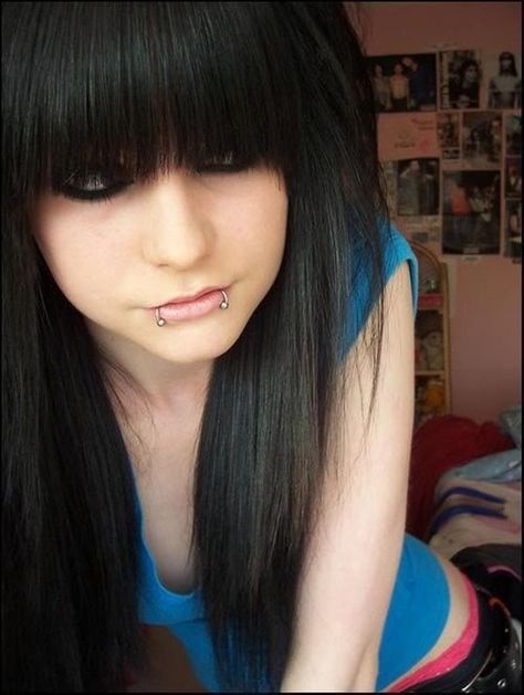 This is awesome. I think I could pull this off. But I really don't want straight across bangs. Emo Bangs, Emo Hairstyles For Guys, Scene Haircuts, Emo Haircuts, Emo Hairstyles, Scene Bangs, Emo Girl Hairstyles, Emo Scene Hair, Blonde Hair With Bangs