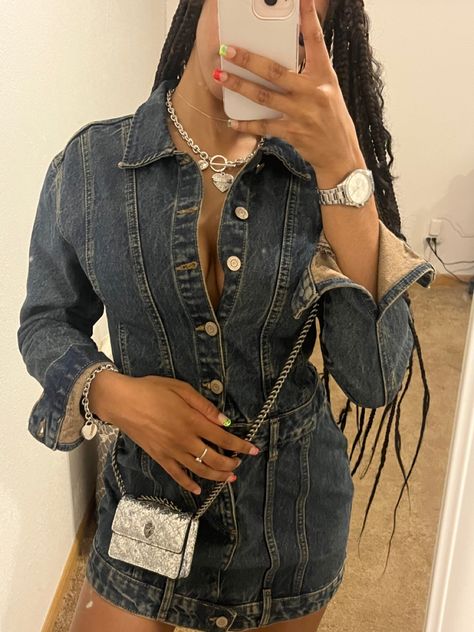 Kurt Geiger Jewelry, Zara Denim Dress, Denim Dress Outfit, Zara Purse, Homecoming Outfit, Girls Dress Outfits, Guess Watch, Fly Outfit, Clueless Outfits