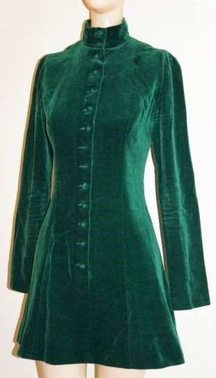 70s Green Dress, Dress Velvet Vintage, 1400s Belt, Green 70s Dress, 70s Velvet Dress, 70s Fashion Green, Green 70s Outfit, Green Velvet Clothes, 1960 Clothes