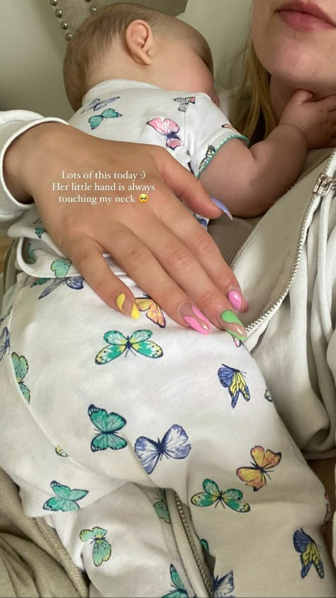 Newborn Instagram Story Ideas, Account Bio Ideas, Pregnant Ig Story, Baby Instagram Story Ideas, Pregnant Instagram Pictures, Pregnant Moms Aesthetic, Boy Instagram, Baby Photo Collages, Baby Captions