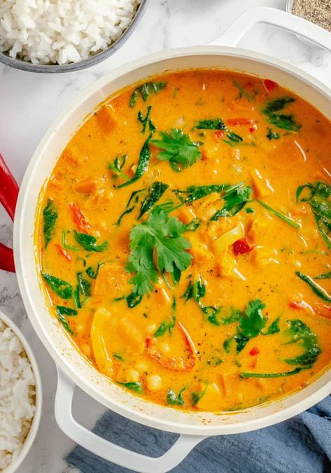 Thai Pumpkin Curry, Pumpkin Curry Soup, Thai Pumpkin Soup, Red Curry Recipe, Peanut Sauce Noodles, Chicken Pumpkin, Savory Pumpkin Recipes, Pumpkin Curry, Vegan Fish