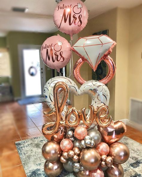 Milva Soto on Instagram: “Engagement Balloon Bouquet” Ballon Buquet, Bouquet Balloons, Bridal Balloons, Hen Party Balloons, Bride To Be Decorations, Engagement Balloons, Birthday Deco, Balloon Business, Rose Gold Bridal Shower