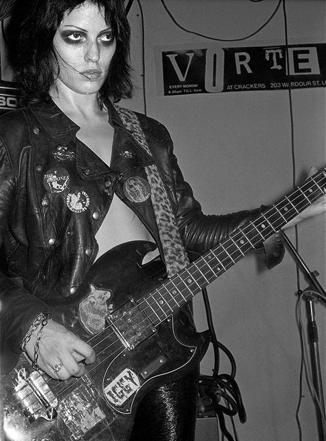 photographer derek ridgers talks punk then and now - i-D Gaye Advert, Derek Ridgers, 70s Punk, 90s Punk, 80s Punk, Punk Culture, Punk Rock Outfits, Rock Aesthetic, Punk Aesthetic