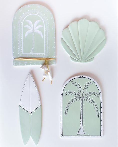 Coastal Pottery, Palm Tree Decor, Coastal Diy, Surfboard Painting, Palm Springs Art, Palm Tree Decorations, Caravan Decor, Surf Room, Surfboard Decor