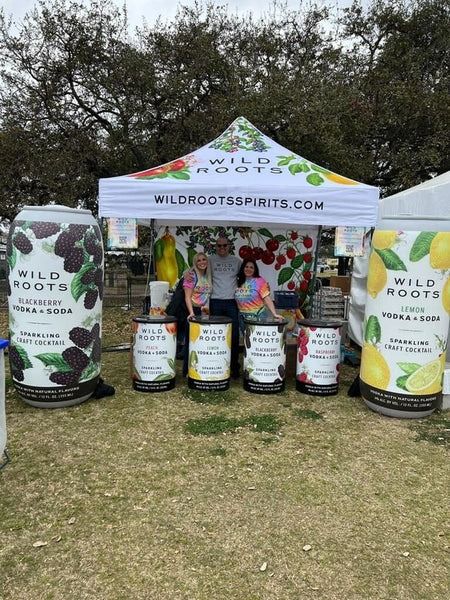 10 Successful Farmer's Market Booth Ideas | MVP Visuals Cute Farmers Market Booth, Farmers Market Booth Ideas, Market Booth Ideas, Food Booth, Farmers Market Vendor, Farmers Market Booth, Lemon Vodka, Market Booth, Summer Bash