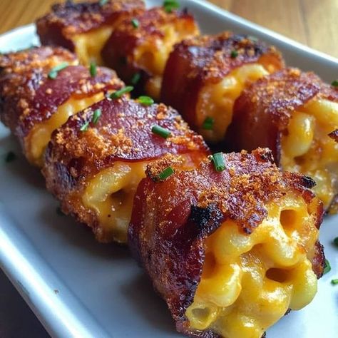 Mac Cheese Bites, Bbq Dipping Sauce, Meals And Munchies, Mac And Cheese Bites, Cheese Bites, Quick And Easy Recipes, Small Bites, Bacon Wrapped, Dipping Sauce