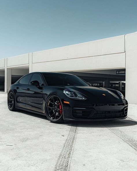 Porche Panamera Gts Black, Porche Panamera Aesthetic, Black Porche Car, Black Panamera, Porsche 4 Door, Porsche Panamera Aesthetic, Porsche Panamera Wallpapers, Porsche Panamera Black, Porsche Electric Car