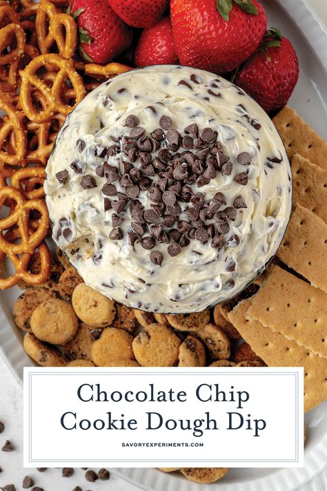 The best no-cook edible chocolate chip cookie dough dip made with cream cheese, brown sugar and mini chocolate chips. Dips Dessert, Chocolate Chip Cookie Dough Dip, Cookie Dough Dip Recipe, Edible Chocolate Chip Cookie Dough, Cake Batter Truffles, Chocolate Chip Dip, Caramel Truffles, Whipped Peanut Butter, Cake Batter Dip