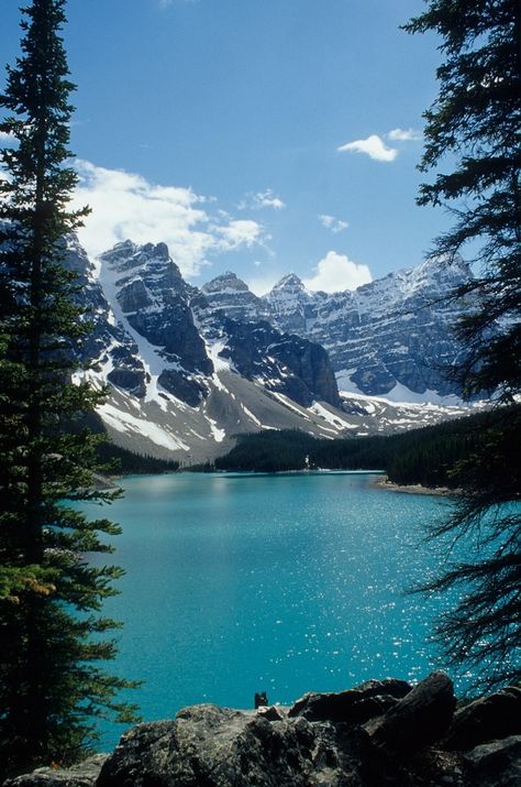 Mystical Mountains, Canada Eh, Awesome Nature, Travel Canada, Majestic Mountains, Lake Landscape, Garden Painting, Smoky Mountain National Park, Paradise On Earth