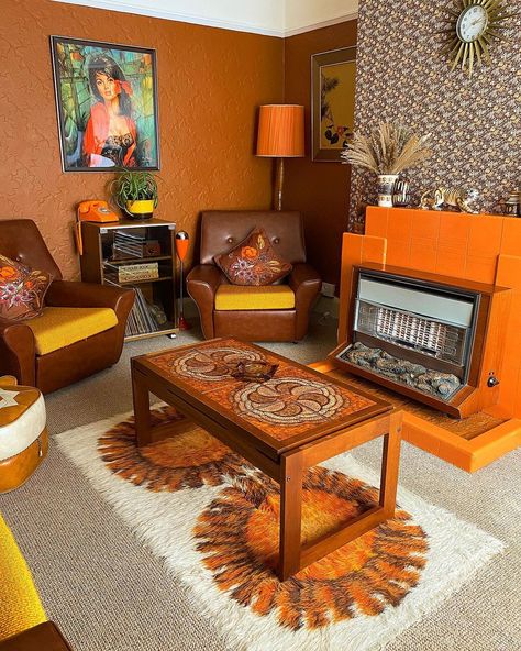 70’s Living Room, Living Room 70s, 1970s Interior Design, 70s Living Room, 70s Interior Design, 70s Interior, Retro Interior Design, 70s Home, Living Room Orange