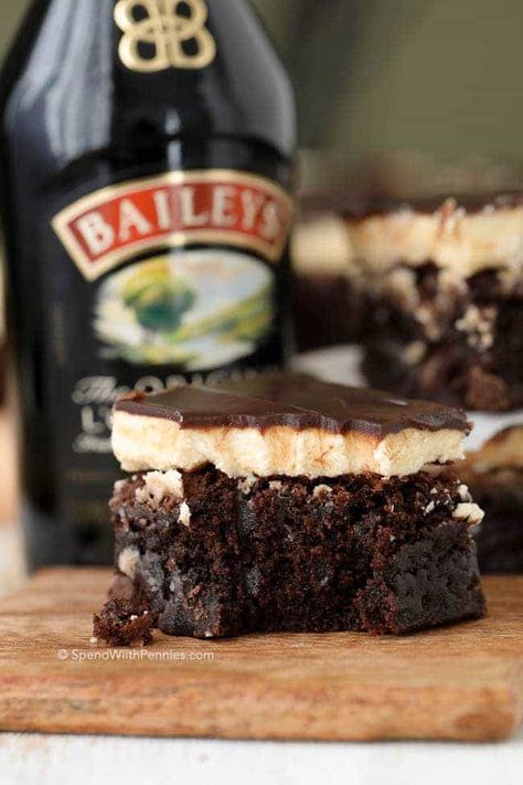 Baileys Brownies Baileys Brownies, Irish Cream Brownies, Baileys Irish Cream Frosting, Bailey Brownies, Irish Cream Frosting, The Best Brownies, Irish Desserts, Baileys Recipes, Easy Chocolate Mousse