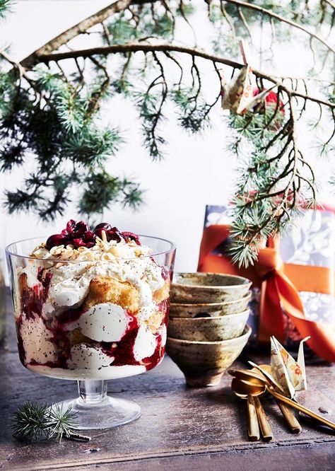 Italian-inspired Christmas trifle recipe by Julia Ostro | Country Style Australian Christmas Desserts, Christmas Trifle Recipes, Raspberry Trifle, Christmas Tree Colour Scheme, Christmas Trifle, Contemporary Christmas Trees, Australian Christmas, Homes To Love, Trifle Recipe