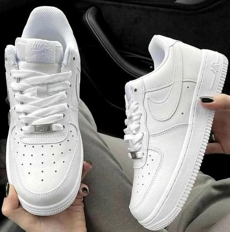 Nike Air Force One Blanche, Nike Air Force Shoes Women, Cool Shoes Women Nike, Airfors Nike, Nikes Shoes Women's, Air Nike Shoes Women, Air Force 1 Blanche, Air Forse1, Air Shoes For Women